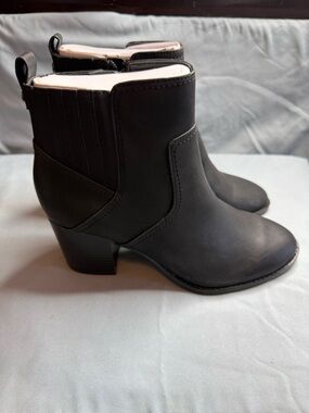 Bandolino Black Matte Ankle Booties with Block Heel